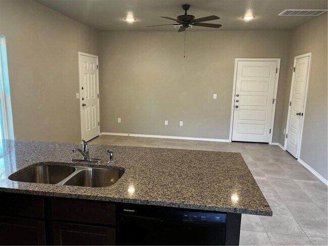 Building Photo - 1137 Garland Rd