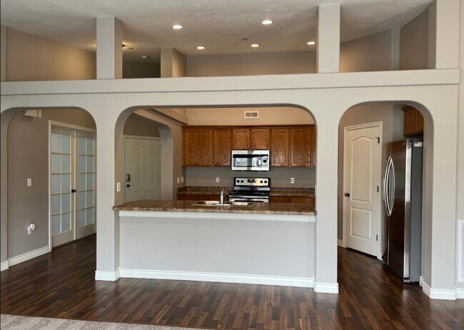 Building Photo - 1195 W Dallin Dr
