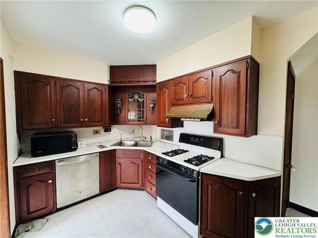 Building Photo - 2619 Broad St