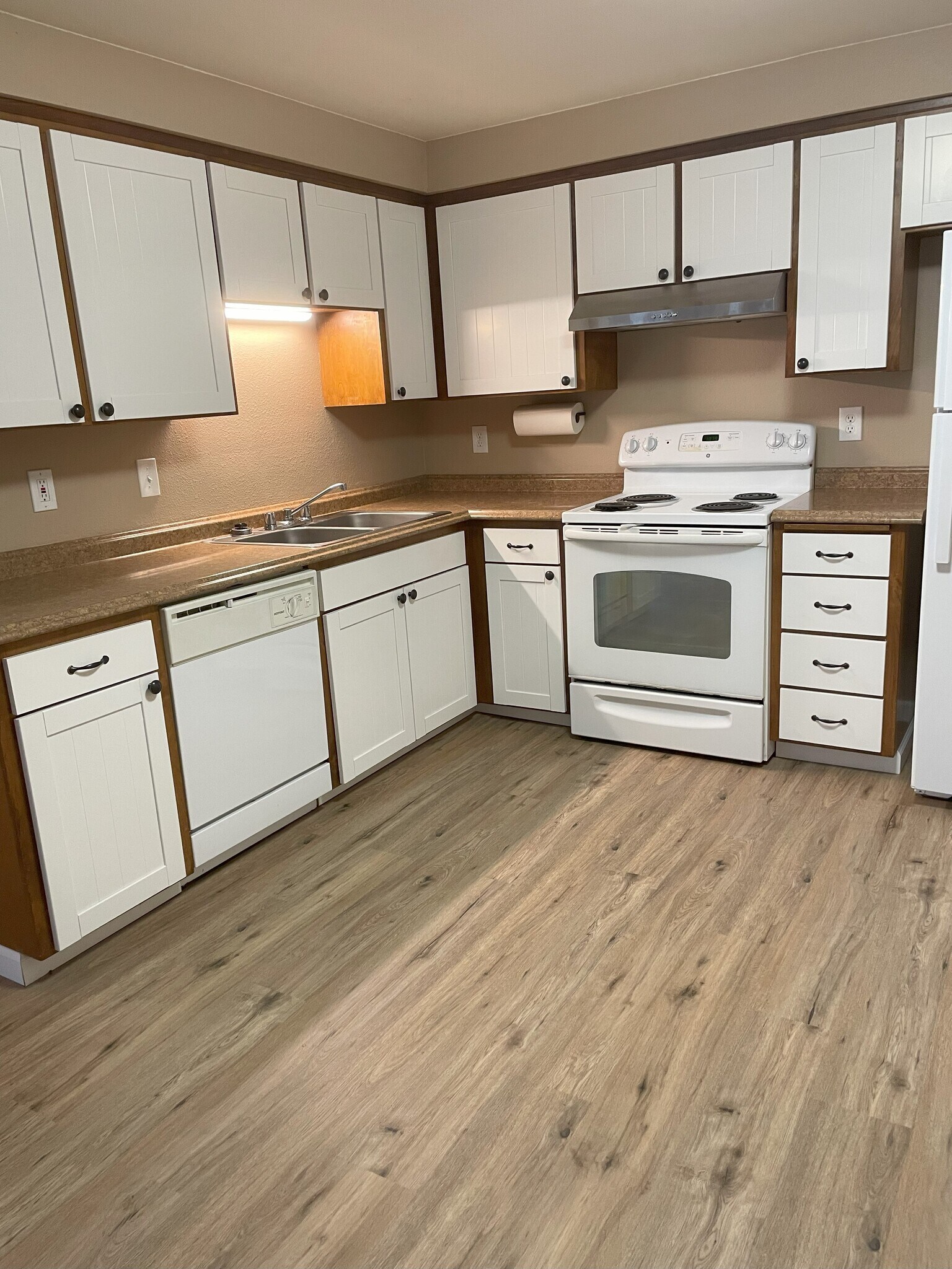 Kitchen - 3324 NE Lancaster St