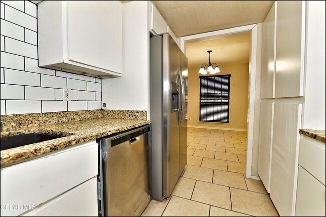 Building Photo - 4504 R J Lunn Ct