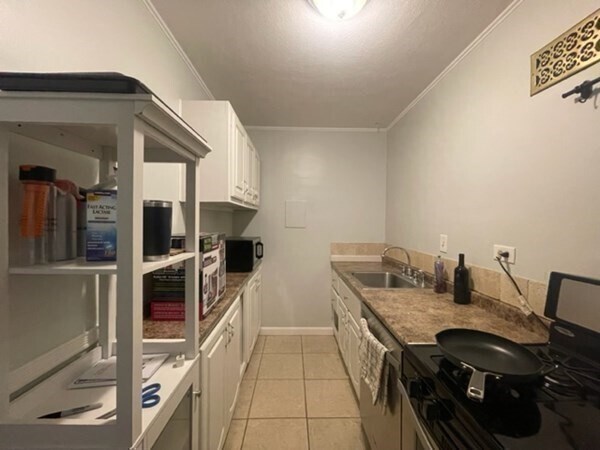 Building Photo - 6 Whittier Pl