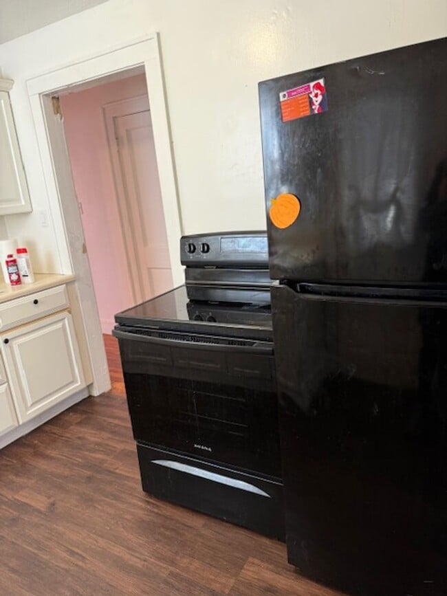 Building Photo - Make this your home 4Bedroom 2 bath home with one car garage $1550 per month