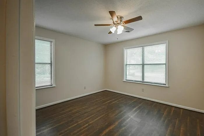 Building Photo - 105 Fallsbury Rd