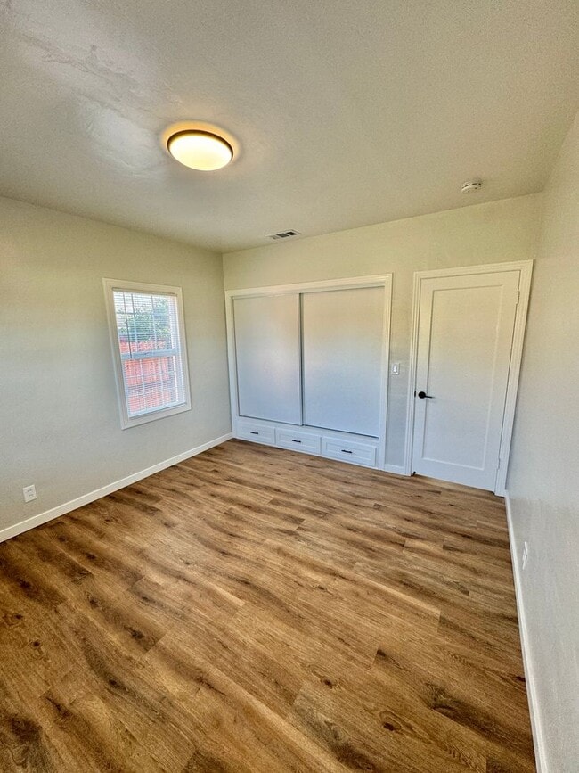 Building Photo - Remodeled 3BD/1BA Single-Family Home – Mov...