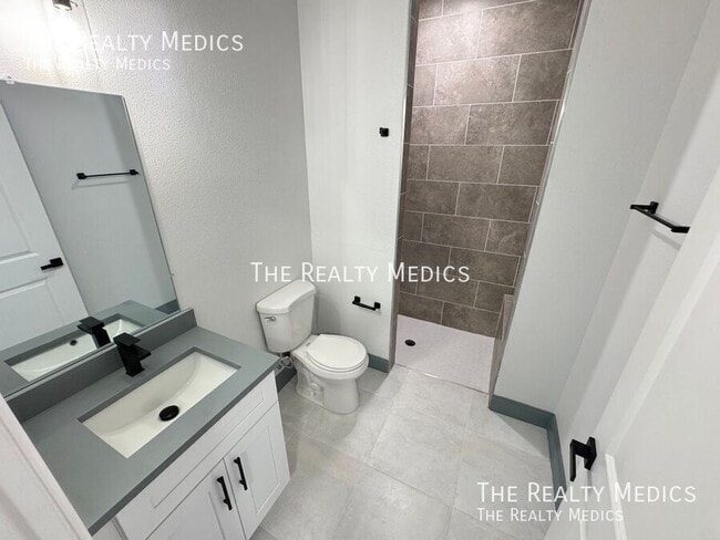 Building Photo - 2226 Rock Dr