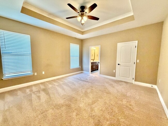 Building Photo - 131 Fetting Ave