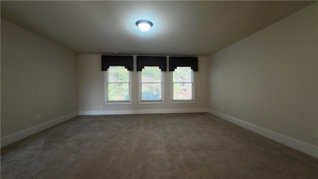 Building Photo - 3361 Lake McGinnis Dr