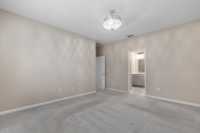 Building Photo - 1719 Amberly Dr