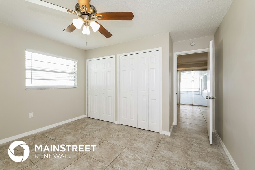 Building Photo - 6745 Paul Revere Ct