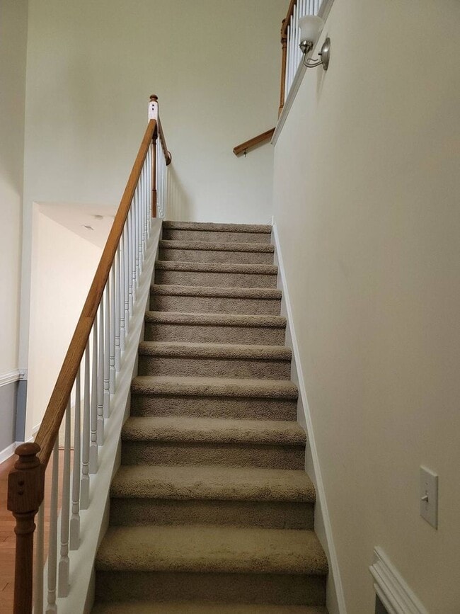 Building Photo - Nice Townhome off Providence Rd/485 South