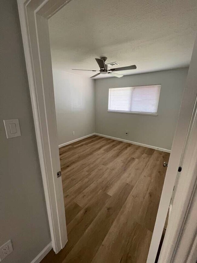 Building Photo - 11002 Segrest Dr