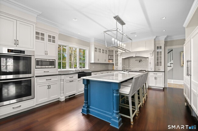 Building Photo - 774 South Ave