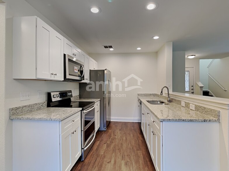Building Photo - 10815 Canter Spur