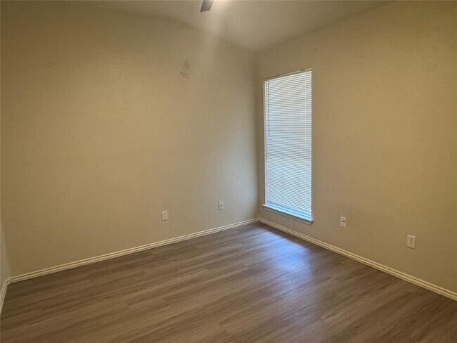 Building Photo - 1107 Bohica Way