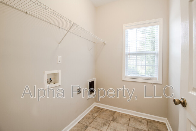 Building Photo - 515 Adeline Ct