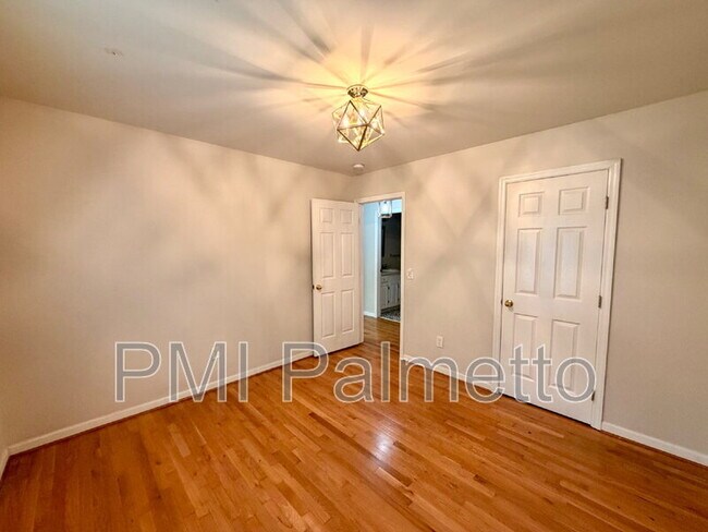 Building Photo - 152 Chatham Cir