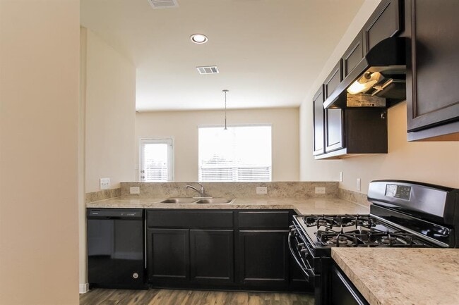 Building Photo - 9622 Franconia Dr