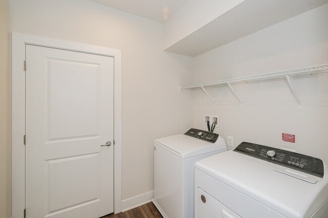 Building Photo - 102 St Ives Pl