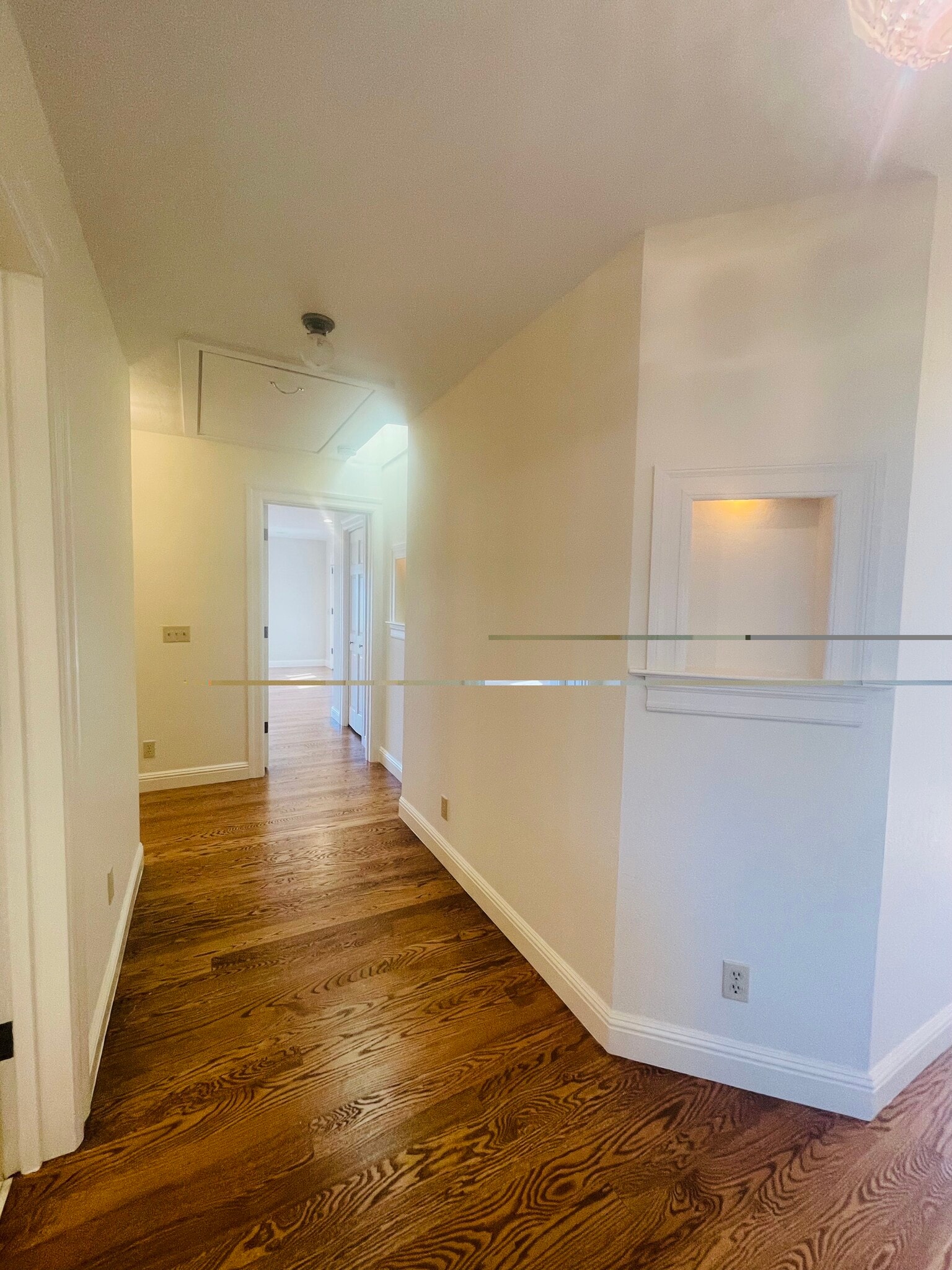 Building Photo - 200 Iris Way