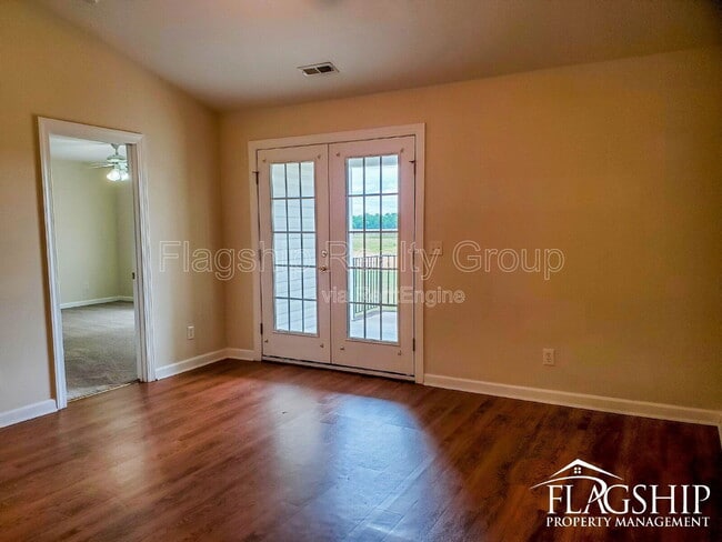 Building Photo - 5160 Deveron St