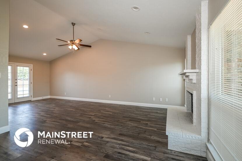 Building Photo - 528 Olympus St