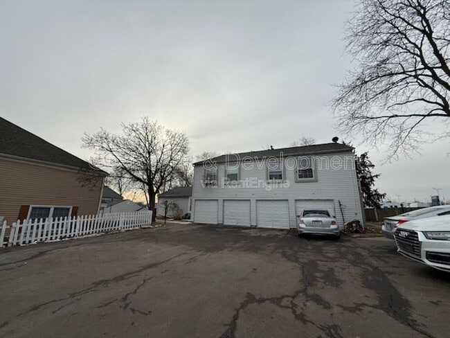 Building Photo - 457 James Ct