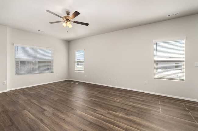 Building Photo - *Pre-leasing* Three Bedroom | Two and a Ha...