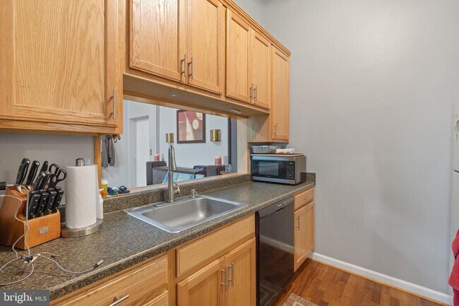 Building Photo - 209 Water Fountain Ct