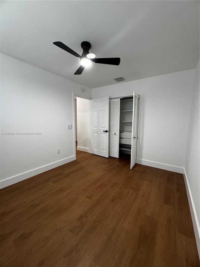 Building Photo - 1460 SW 24th Ct