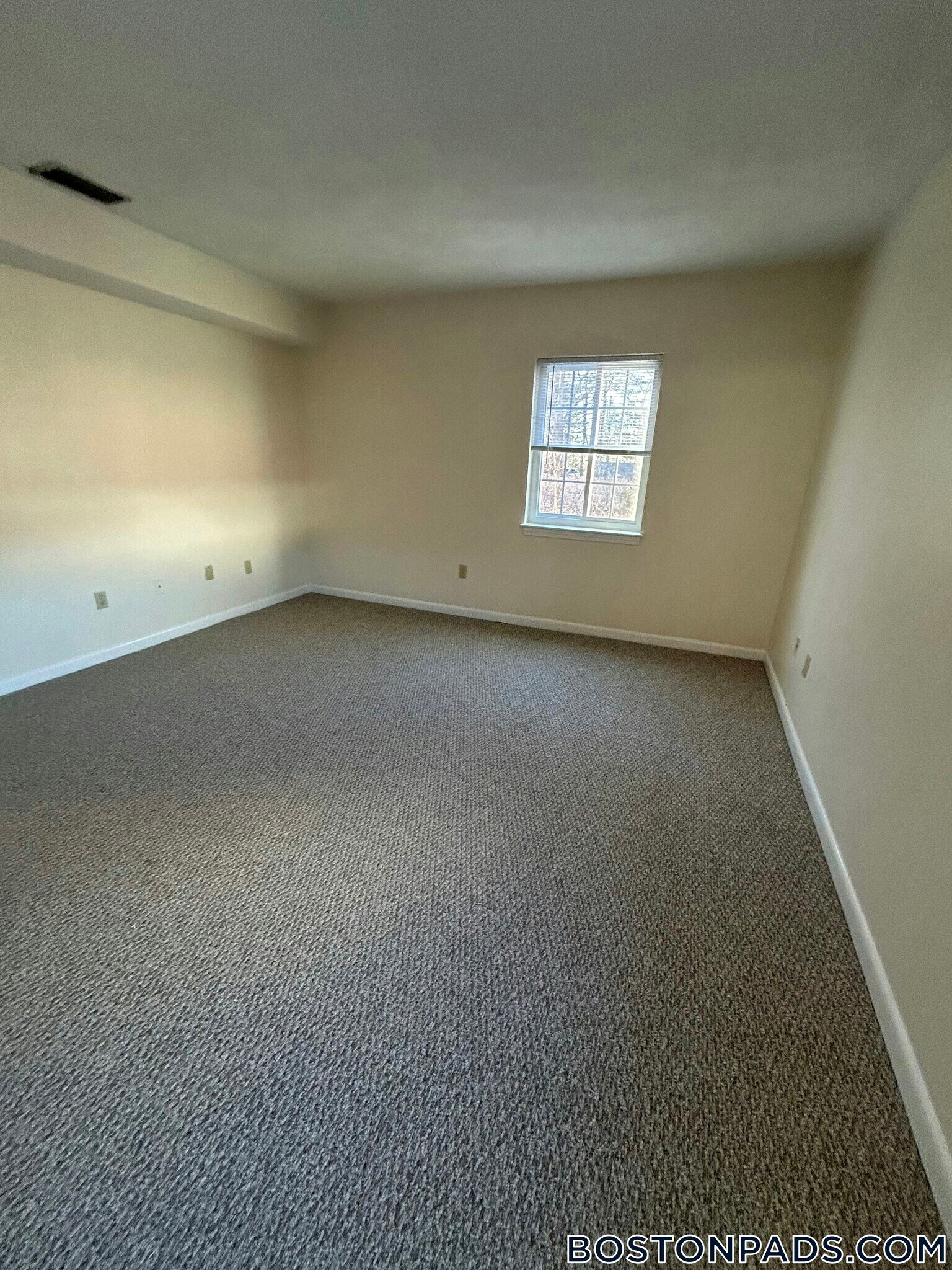 Building Photo - 3 April Ln