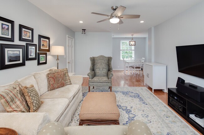 Building Photo - 3281 S Stafford St