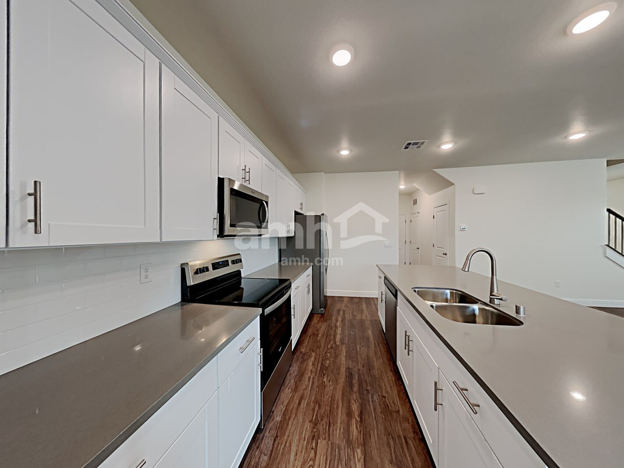 Building Photo - 9653 N Avenida Lucena