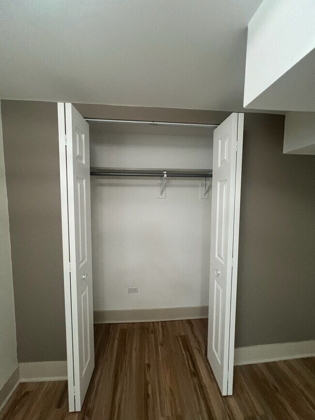 Building Photo - 4243 W Haddon Ave