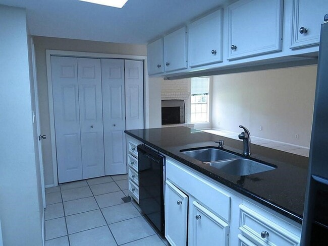 Building Photo - 9535 Clanton St