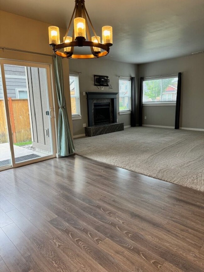 Building Photo - Stunning home in Norton Ranch