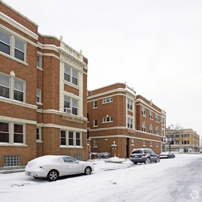 Building Photo - 6127-6133 W Cermak Rd