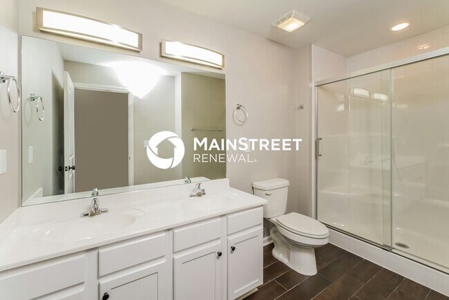 Building Photo - 3 Bedroom Pet-Friendly Home in Jeffersonville, IN with Main Street Renewal