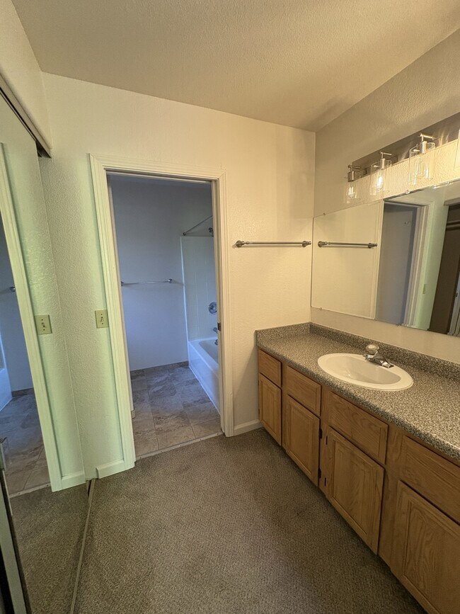 Building Photo - 1748 Mount Olive Dr