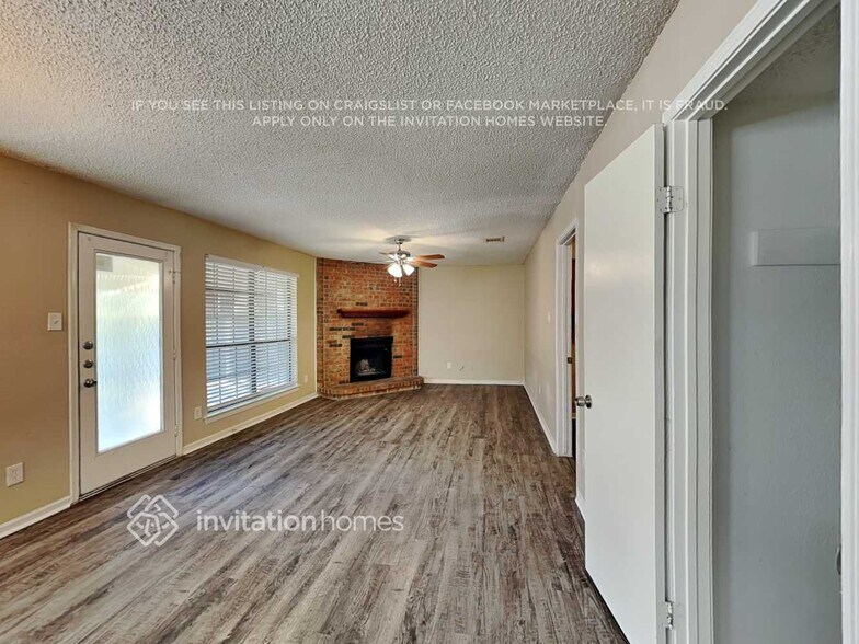 Building Photo - 6001 Rocky Point Dr
