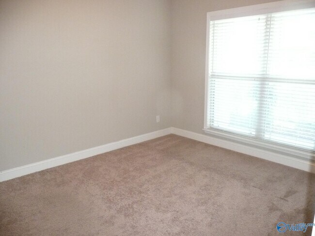 Building Photo - 267 New Bristol Ln