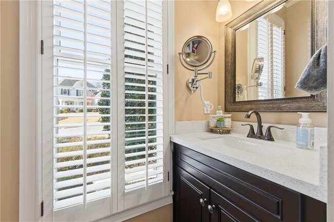 Building Photo - 200 Azalea Cove Ln