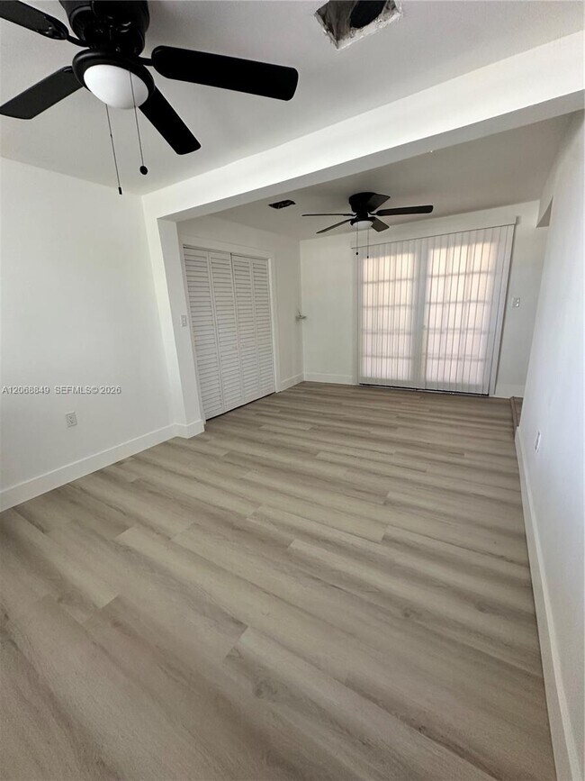 Building Photo - 3101 SW 102nd Pl