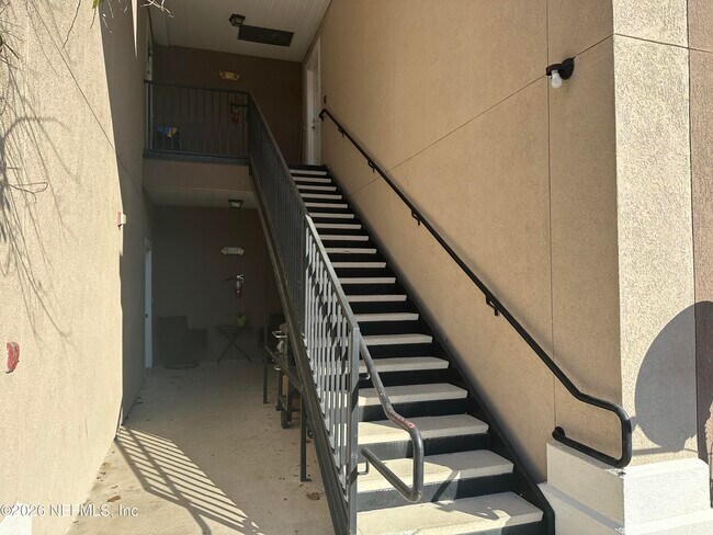 Building Photo - 9595 Amarante Cir