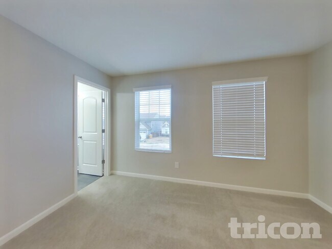 Building Photo - 115 Clove Hitch Dr