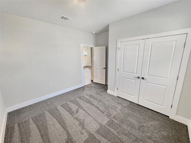 Building Photo - 1704 Carvin Wy