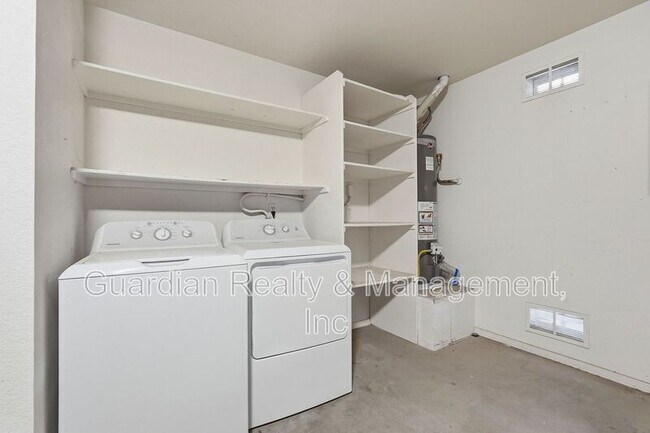 Building Photo - 4397 S Potter Dr