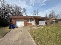 Building Photo - 301 Charles Ln