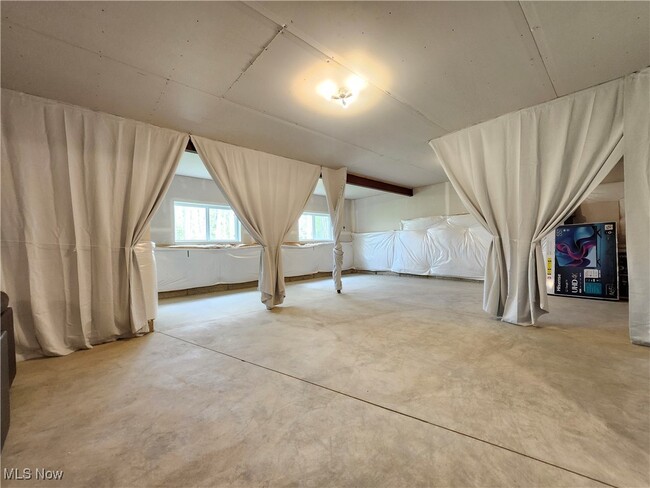 Building Photo - 7830 Hunting Lake Dr