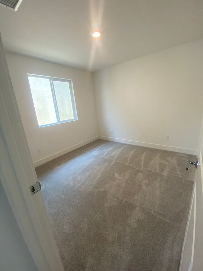 Building Photo - Like New 4 Bedroom Winchester Home Zoned for Temecula Schools